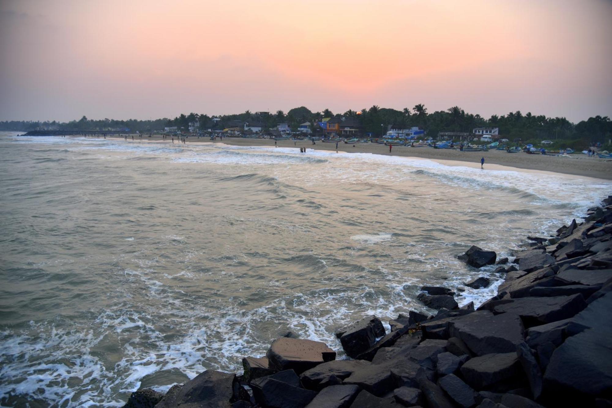 Serenity Sands Beach Resort Pondicherry Esterno foto