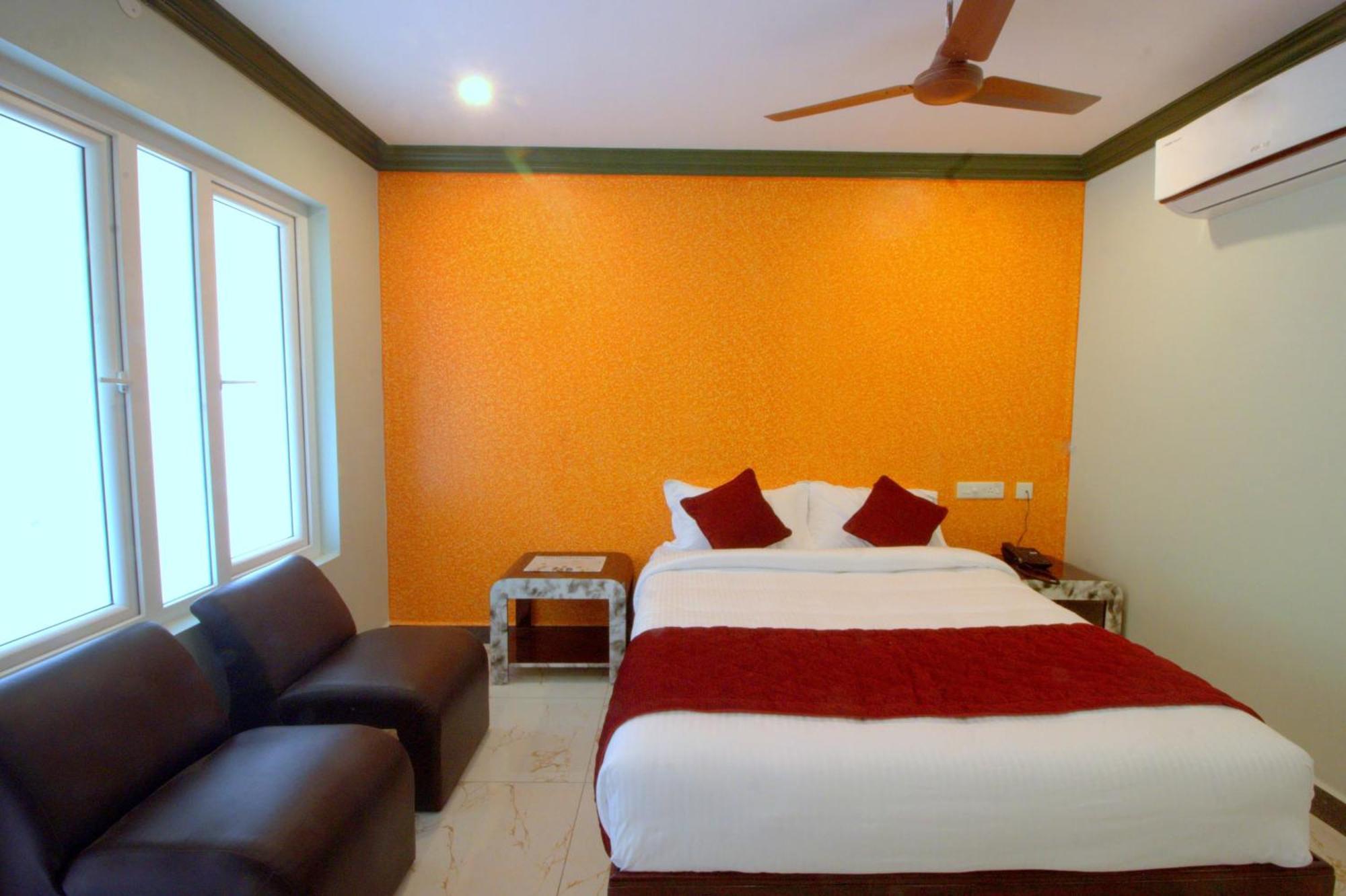 Serenity Sands Beach Resort Pondicherry Esterno foto